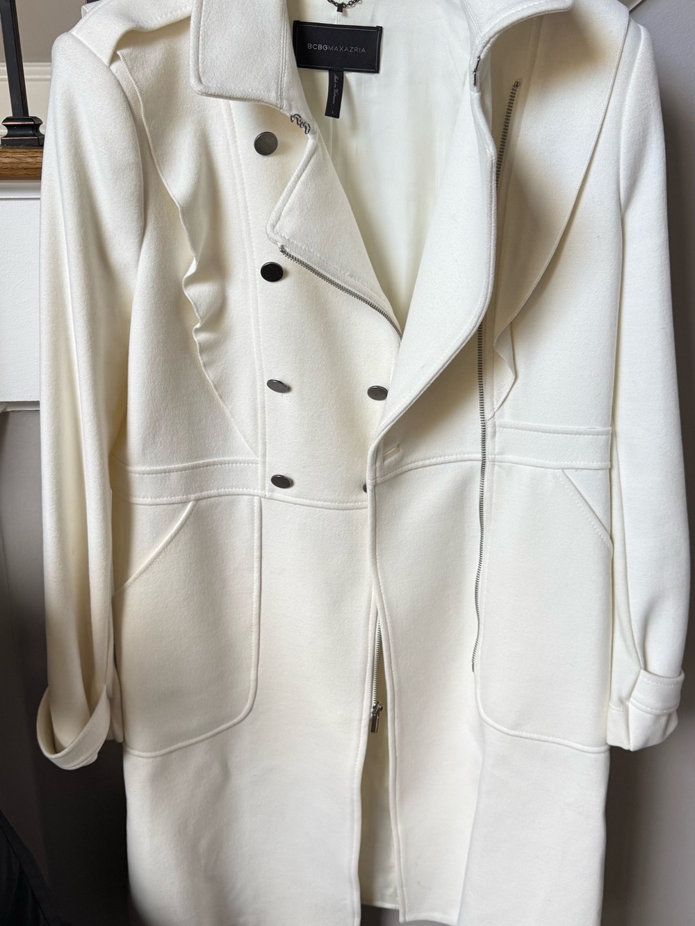 BCBGMaxAzria Cream Double-Breasted Trench Coat